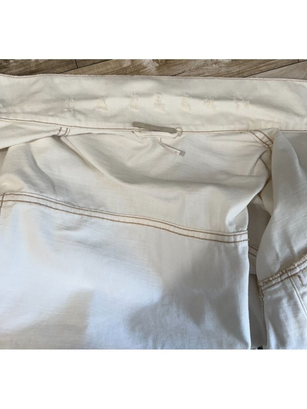 Free People Worn White Denim Trucker Boyfriend Fit Distressed Jacket M/L - Picture 9 of 12